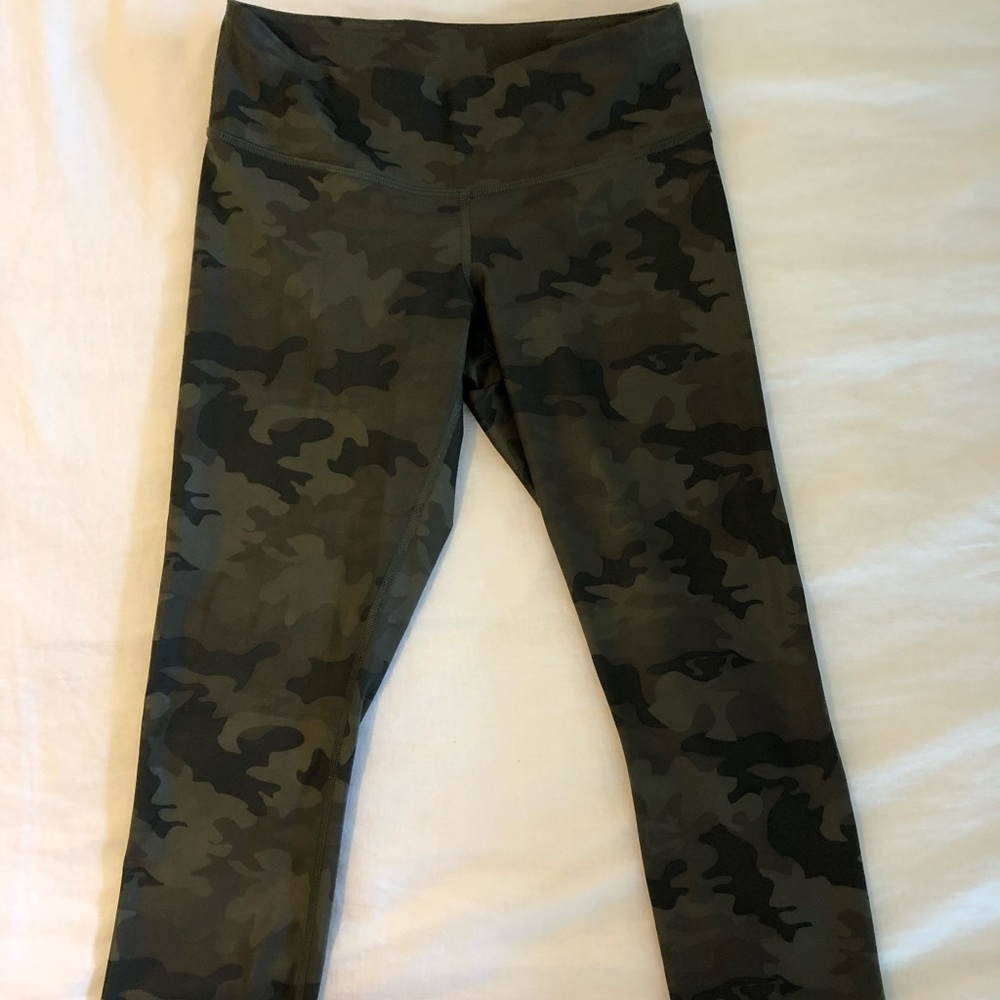 LULULEMON Wunder Under camo crop leggings - Picture 2 of 5